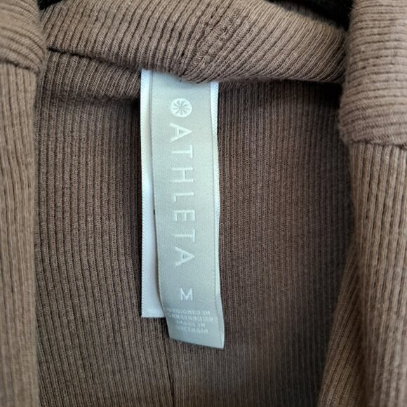 Athleta Long purple Cardigan with pockets size medium great condition - Picture 2 of 4